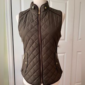Active USA Flattering quilted vest size S
